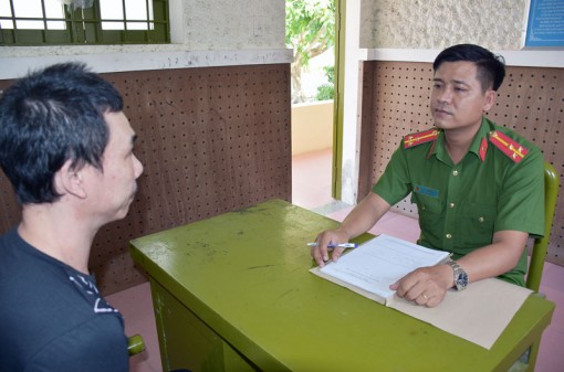 Cán bộ trinh sát hết lòng vì công việc