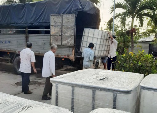 Công đoàn Chợ Lách tích cực vận động hỗ trợ hạn mặn Công đoàn Chợ Lách tích cực vận động hỗ trợ hạn mặn