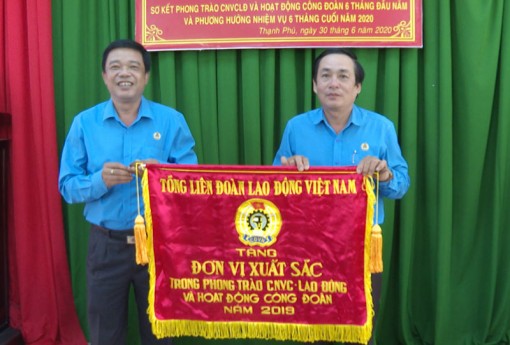 Thạnh Phú chăm lo tốt quyền, lợi ích của người lao động Thạnh Phú chăm lo tốt quyền, lợi ích của người lao động