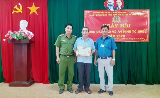 Dẫn đầu phong trào Toàn dân bảo vệ an ninh Tổ quốc