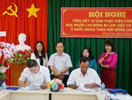 Giồng Trôm tổng kết 10 năm thực hiện công tác đưa người lao động đi nước ngoài Giồng Trôm tổng kết 10 năm thực hiện công tác đưa người lao động đi nước ngoài