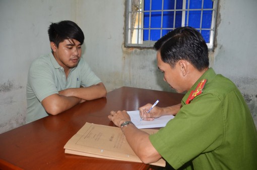 Giả danh công an lừa đảo chiếm đoạt tài sản