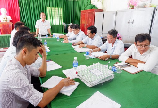 Kiểm tra công tác cải cách hành chính tại xã Giao Thạnh Kiểm tra công tác cải cách hành chính tại xã Giao Thạnh