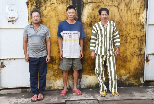 Bắt ba con nghiện trộm máy phát điện