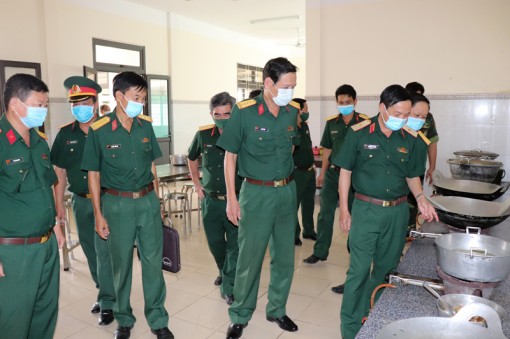 Quân khu 9 kiểm tra tình hình thực hiện nhiệm vụ 10 tháng năm 2020 tại Bến Tre Quân khu 9 kiểm tra tình hình thực hiện nhiệm vụ 10 tháng năm 2020 tại Bến Tre