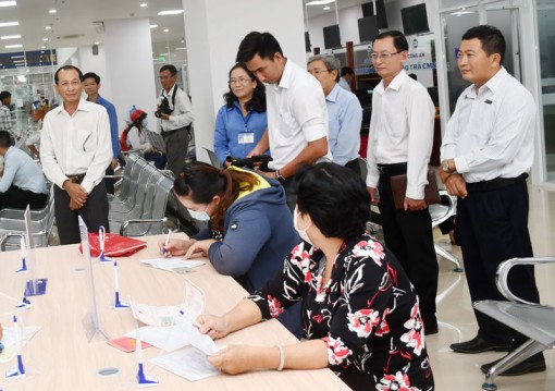 Hướng tới cung cấp 100% dịch vụ công trực tuyến mức độ 4 Hướng tới cung cấp 100% dịch vụ công trực tuyến mức độ 4