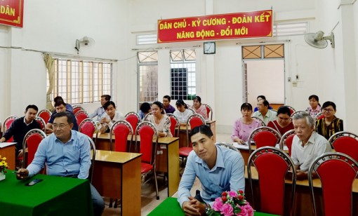 Nét đẹp văn hóa “đọc báo sáng” Nét đẹp văn hóa “đọc báo sáng”