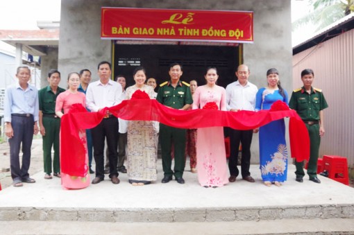 Trao nhà “Tình đồng đội” cho quân nhân xuất ngũ
