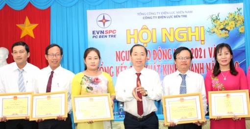 Điện lực Bến Tre hội nghị Người lao động năm 2021