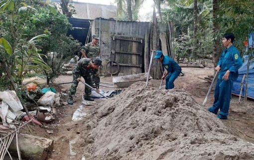 Xuân về với lực lượng vũ trang huyện Chợ Lách Xuân về với lực lượng vũ trang huyện Chợ Lách