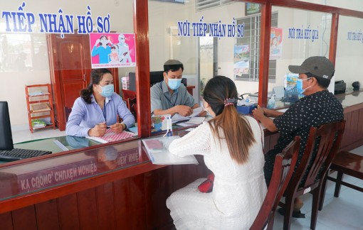 Thạnh Phú nghiêm túc làm việc sau 7 ngày nghỉ Tết Nguyên đán Thạnh Phú nghiêm túc làm việc sau 7 ngày nghỉ Tết Nguyên đán