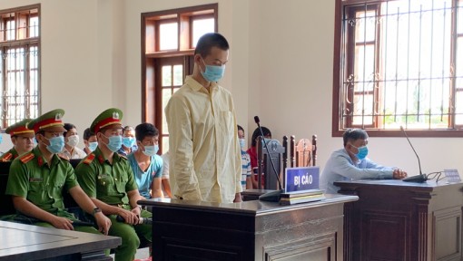 Xét xử đối tượng chống người thi hành công vụ tại bưng Lạc Điạ Xét xử đối tượng chống người thi hành công vụ tại bưng Lạc Điạ