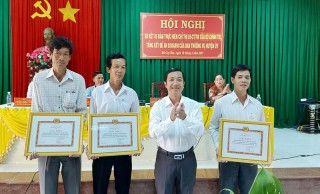 Mỏ Cày Bắc sơ kết 5 năm thực hiện Chỉ thị 05 của Bộ Chính trị