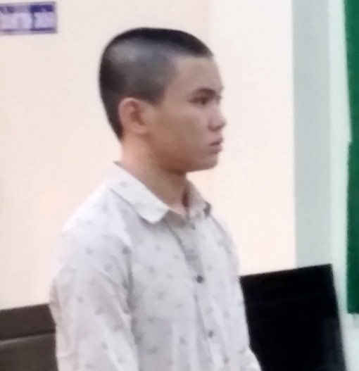 Trộm cắp liền tay, bị tòa phạt 9 tháng tù Trộm cắp liền tay, bị tòa phạt 9 tháng tù