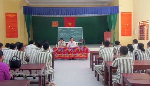 Tăng cường phổ biến, giáo dục pháp luật cho người đang chấp hành hình phạt tù Tăng cường phổ biến, giáo dục pháp luật cho người đang chấp hành hình phạt tù