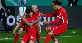 Sao Hàn Quốc tỏa sáng, Leipzig vào chung kết cúp quốc gia Đức