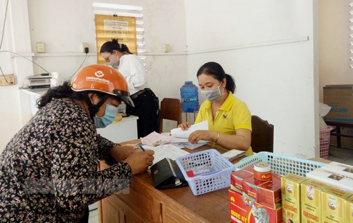 Chi trả lương hưu đảm bảo thực hiện tốt công tác phòng, chống dịch Covid-19 Chi trả lương hưu đảm bảo thực hiện tốt công tác phòng, chống dịch Covid-19