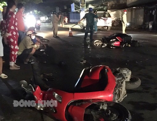 Tai nạn giao thông làm 3 người bị thương Tai nạn giao thông làm 3 người bị thương