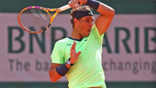 Nadal lần thứ 15 vào tứ kết Roland Garros