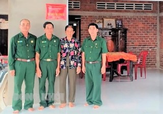Điển hình trong học tập và làm theo gương Bác