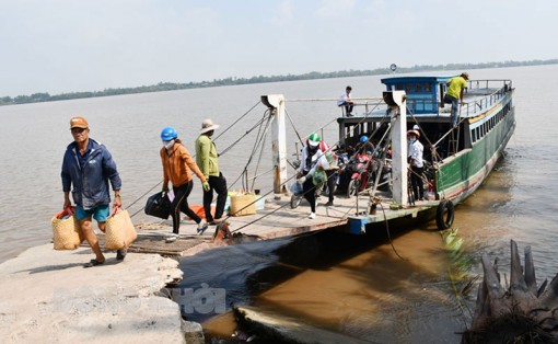 Thực hiện phòng chống Covid-19 tại các bến đò, bến phà Thực hiện phòng chống Covid-19 tại các bến đò, bến phà