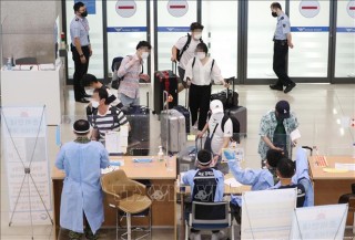 Các nước kêu gọi dân tiêm vaccine; Ca mắc, tử vong mới ở Indonesia cao nhất thế giới