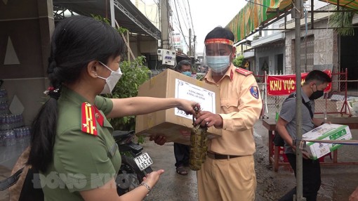 Chung tay phòng chống dịch Covid-19