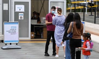 Số ca mắc mới COVID-19 tại Anh giảm 7 ngày liên tiếp