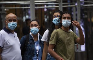 Mỹ sẽ không đóng cửa trở lại; Iran lây nhiễm số 2 thế giới