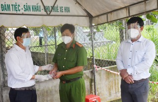 Nghĩa tình trong gian khó