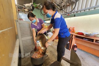 Đỏ lửa “bếp hậu phương”