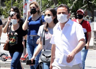 Ca mắc mới ở Mỹ có thể lên 200.000 ca/ngày; Báo động ca tử vong ở châu Phi