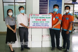 Tập đoàn Phương Trang trao tặng 50 máy tạo oxy, 200 dụng cụ SPO2