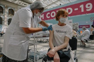 Ca tử vong ở Nga cao chưa từng thấy; Số trẻ em Mỹ nhập viện tăng kỷ lục