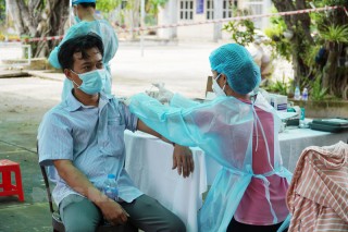 Trên 145 ngàn người được tiêm vắc-xin phòng Covid-19