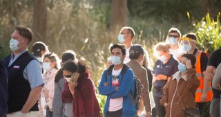 Mỹ trên 150.000 ca dương tính mỗi ngày; WHO khuyến cáo không cần tiêm mũi vaccine thứ 3