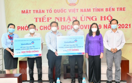 Ngân hàng TMCP Công thương Việt Nam hỗ trợ 7,2 tỷ đồng Quỹ phòng, chống dịch tại Bến Tre