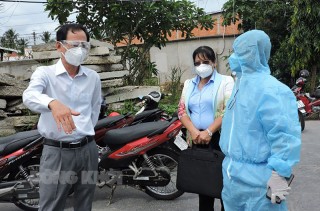 Kiểm tra công tác test nhanh tầm soát dịch Covid-19 tại Châu Thành, Bình Đại