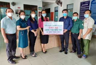 Tập đoàn Phương Trang trao tặng 150 máy tạo oxy