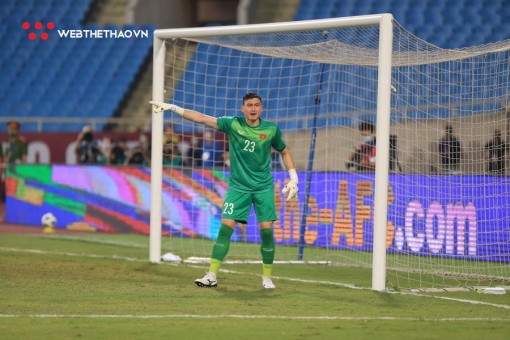 Đặng Văn Lâm gặp chấn thuơng, khó ra sân trận gặp Trung Quốc