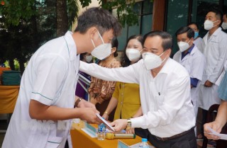 41 cán bộ y tế lên đường hỗ trợ TP. Hồ Chí Minh phòng, chống dịch