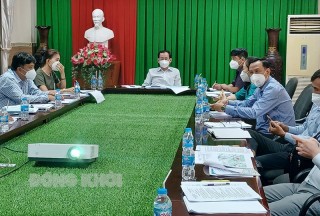 Phó chủ tịch UBND tỉnh Nguyễn Minh Cảnh họp nghe báo cáo phương án tuyến các dự án mới
