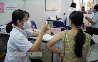 “Vắc-xin tốt nhất là vắc-xin được tiêm sớm nhất”