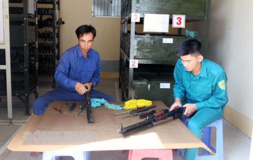 Thượng úy chuyên nghiệp Lê Văn Minh tiêu biểu trong công tác kỹ thuật Thượng úy chuyên nghiệp Lê Văn Minh tiêu biểu trong công tác kỹ thuật