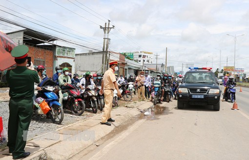 Phối hợp hỗ trợ người dân di chuyển qua các tỉnh, thành phố trực thuộc trung ương