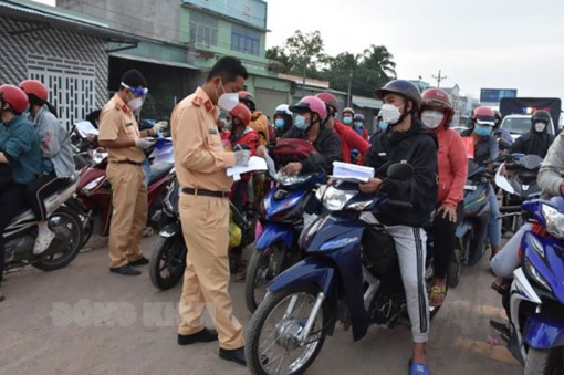 Triển khai nhiều giải pháp đảm bảo kéo giảm tai nạn giao thông (tt) Triển khai nhiều giải pháp đảm bảo kéo giảm tai nạn giao thông (tt)