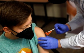Mỹ triển khai tiêm vaccine cho 28 triệu trẻ em ở độ tuổi từ 5-11