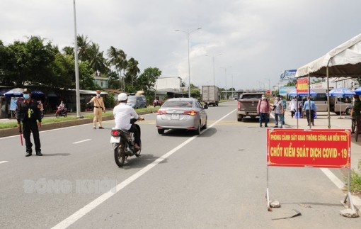 Công an Bến Tre trên tuyến đầu chống dịch Covid-19