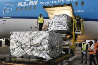 Ấn Độ nối lại xuất khẩu vaccine COVID-19 theo cơ chế COVAX