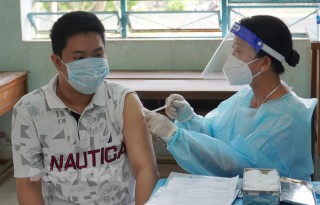 Rút ngắn thời gian tiêm mũi 2 vắc-xin AstraZeneca